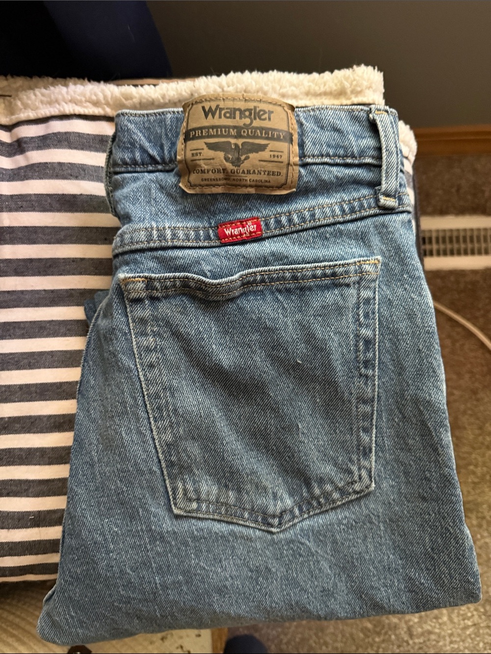 Wrangler Men’s Classic Light Blue Denim Jeans